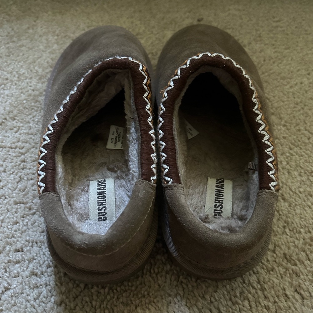 Cushionaire Women's Brown Slip-On Shoes - Picture 4 of 4